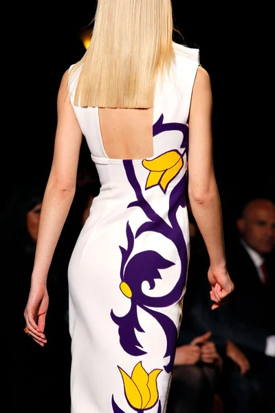 Look 19
